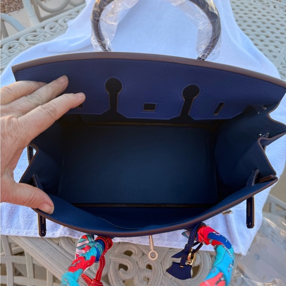 Authentic KAMUGO women's Blue #35 leather purse/handbag w/handles/dust cover - Picture 8 of 10